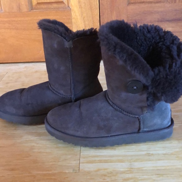 bailey button II boot in chocolate; size 8 - Picture 2 of 4